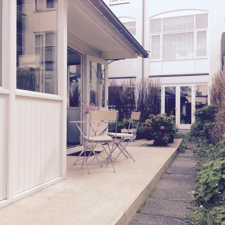 Villa Tiny House Madame Jeanette Zandvoort Zimmer foto