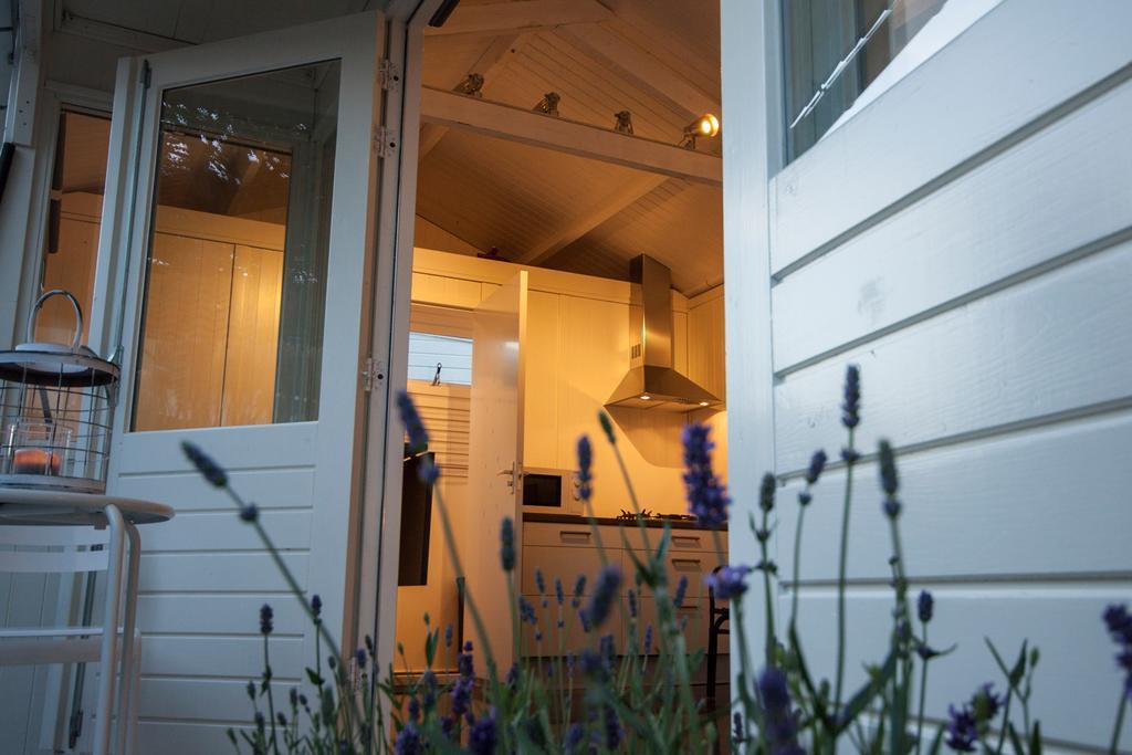 Villa Tiny House Madame Jeanette Zandvoort Zimmer foto