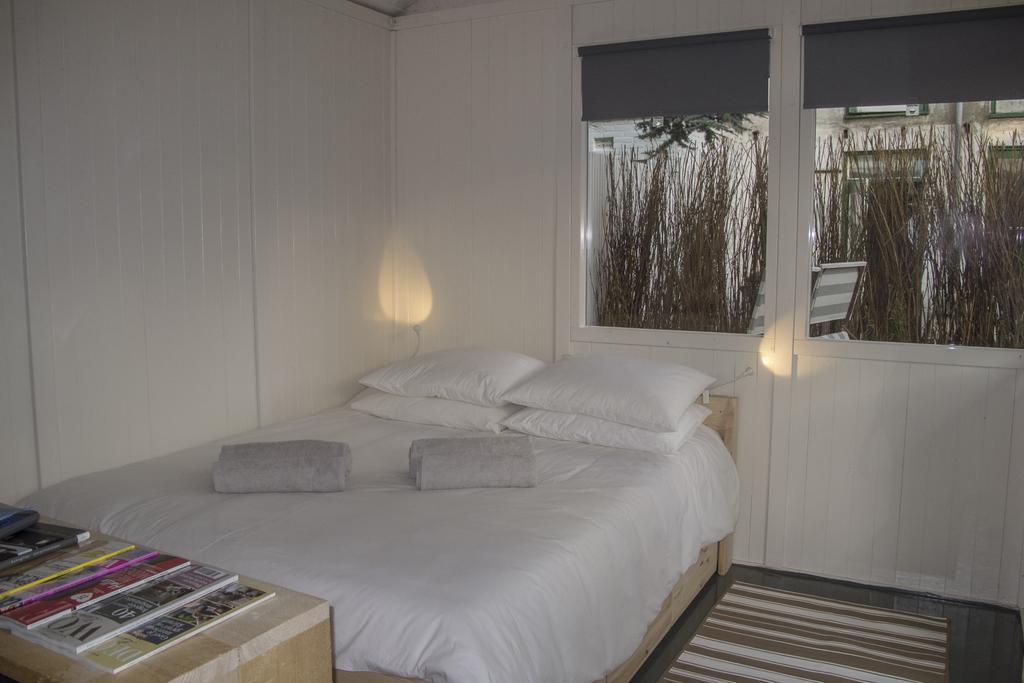 Villa Tiny House Madame Jeanette Zandvoort Zimmer foto