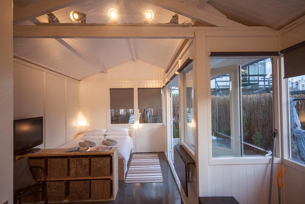 Villa Tiny House Madame Jeanette Zandvoort Zimmer foto