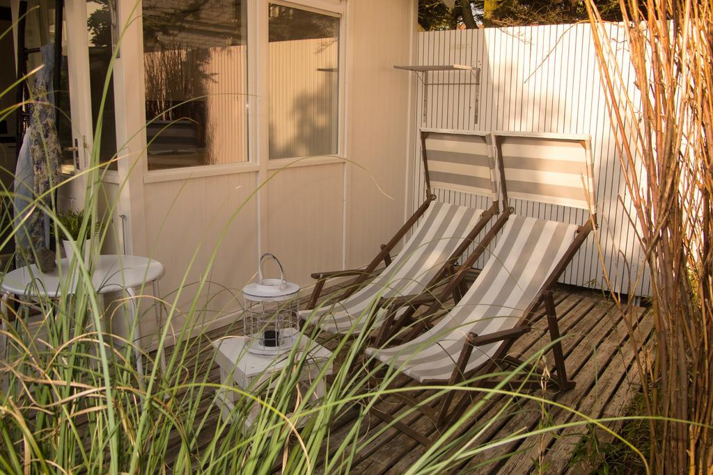 Villa Tiny House Madame Jeanette Zandvoort Zimmer foto